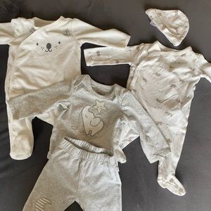 Unisex 0-3 months clothes